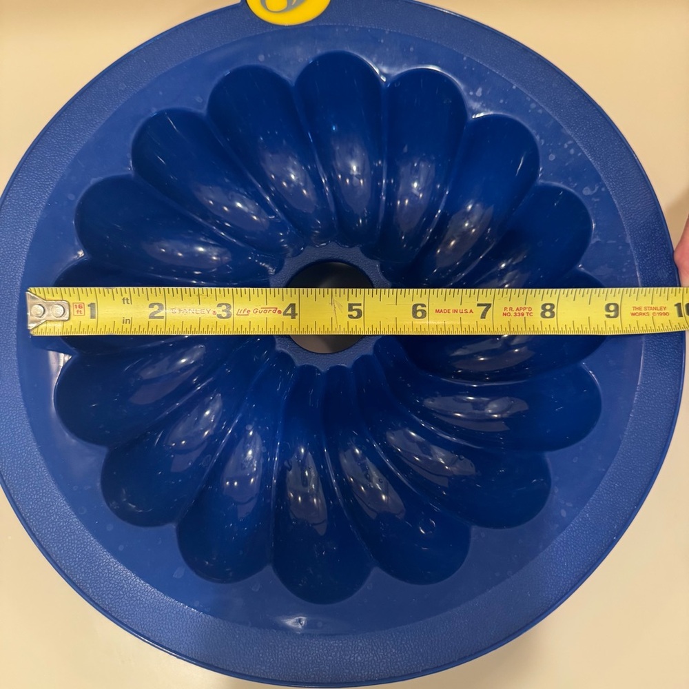Smartware Bakeware Set Of Two Blue Silicone Bundt Cake Pans - Picture 8 of 9